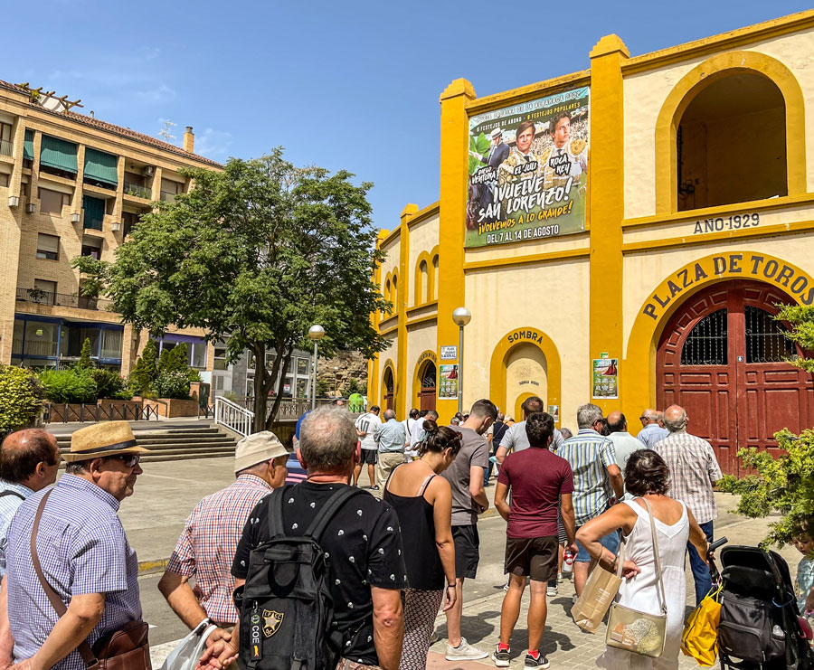 toros en Huesca 2022 colas en taquillas