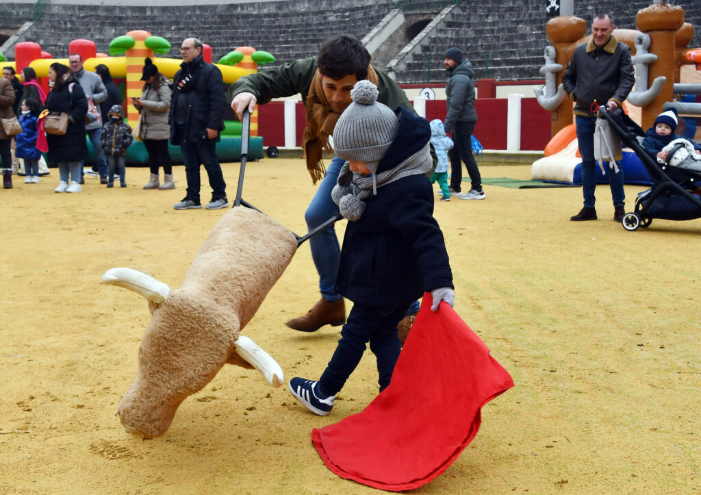 La plaza de toros de Valladolid recibe la Navidad con una masiva jornada de puertas abiertas