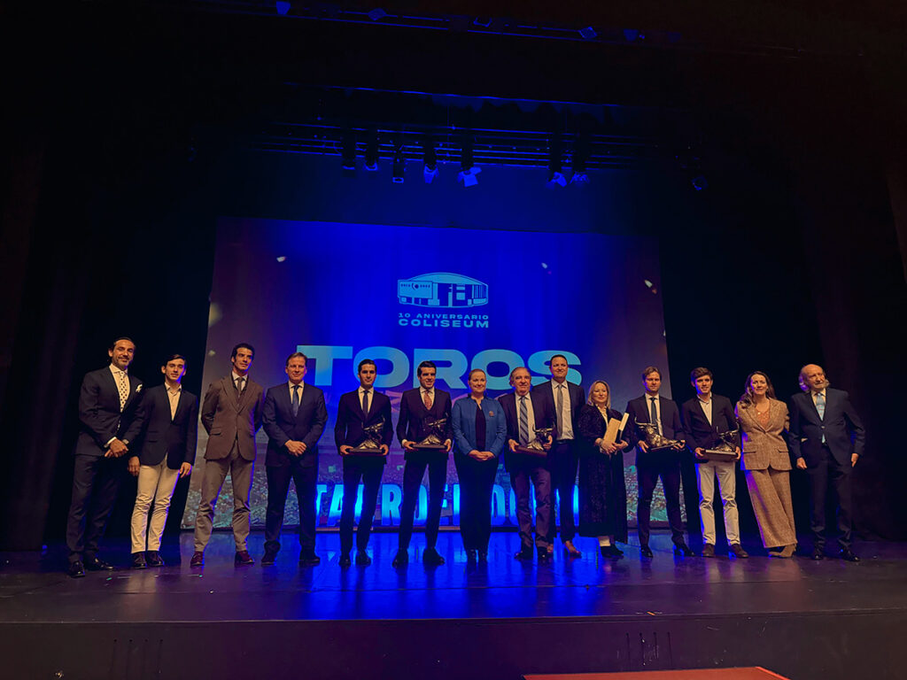 La tauromaquia late en el corazón de Burgos: así fue la presentación de carteles de los Sampedros 2025